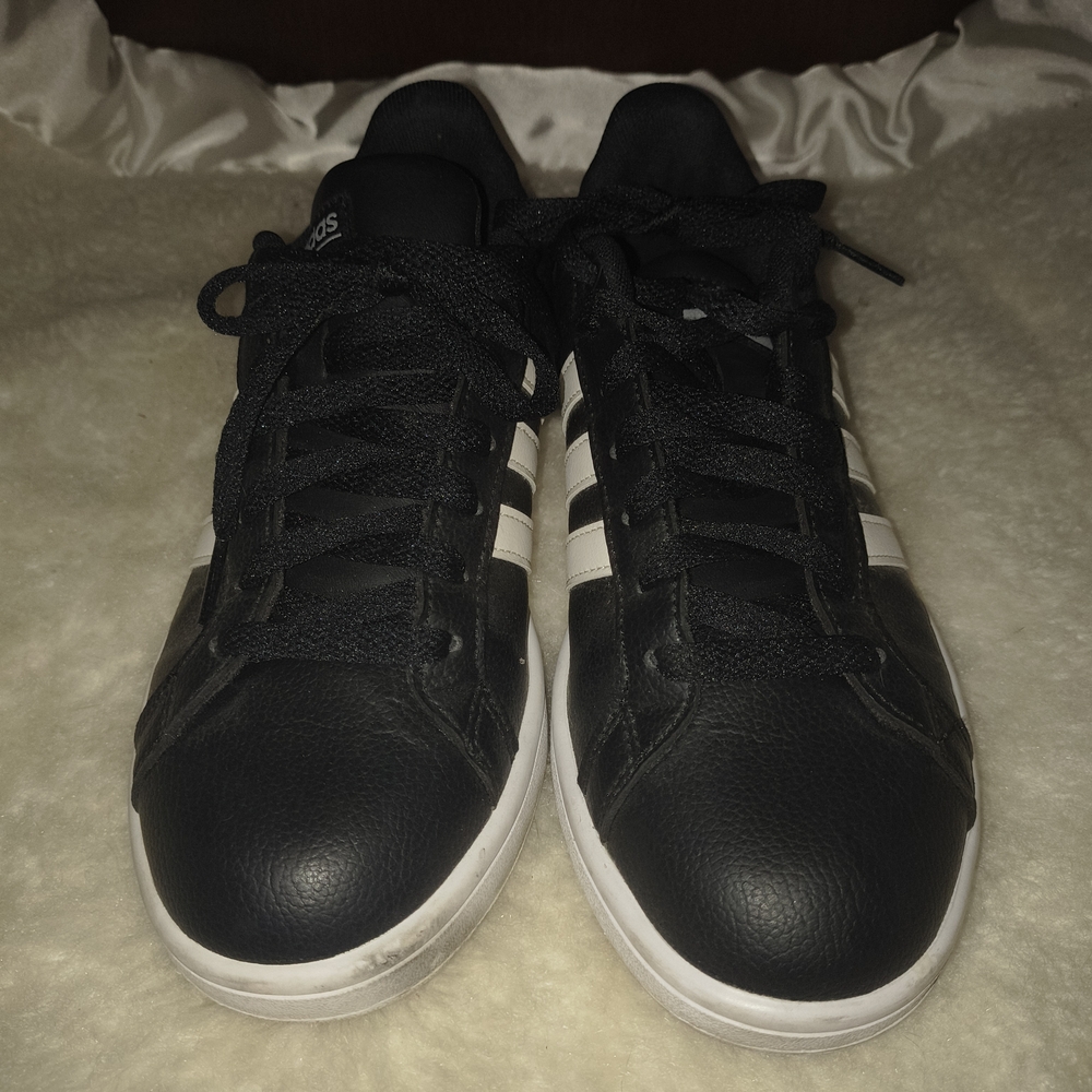 AdidasSneakers